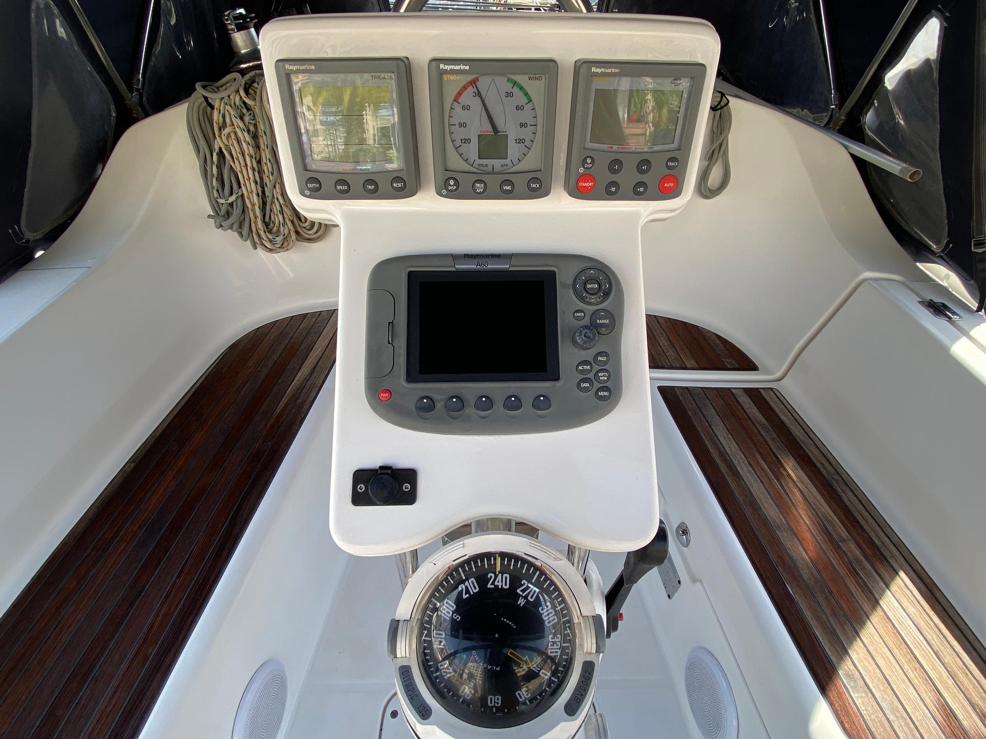 slider 5 Beneteau Oceanis 323 Clipper